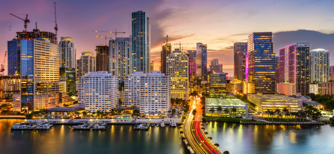 Miami,,Florida,,Usa,Skyline,On,Biscayne,Bay.